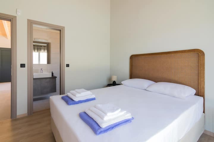 חדר שינה 1
קינג