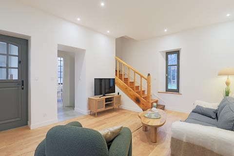 The caretaker's house