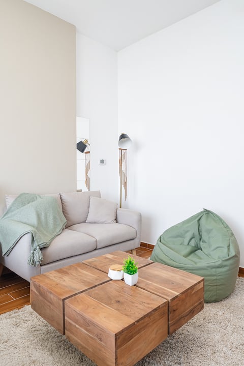 Successful Airbnb property: Hybrid Chic Living: Luxury-Comfort-Productivity in Al Barsha South Fifth