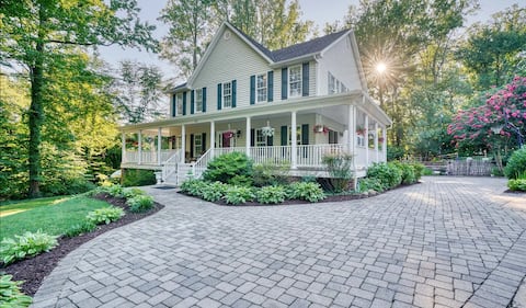 Family friendly home in Towson with pool & hot tub