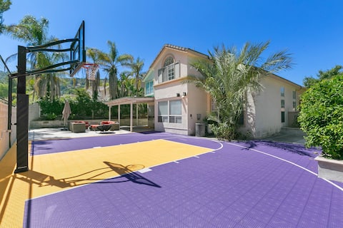 Million Dollar+ Home w Basketball Court