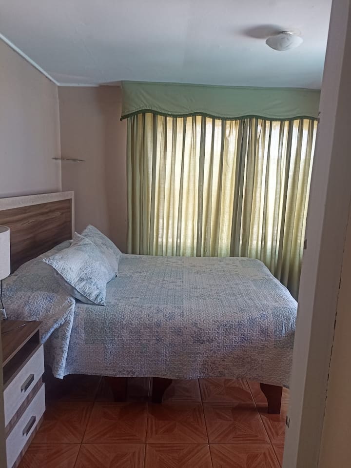 Schlafzimmer 1