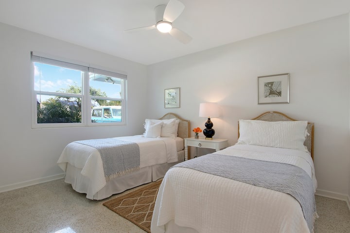 Lannies - Bedroom 3 - Twin XL (2)