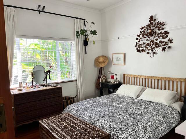 Stylish Convenient Cape Town Family Home gallery image 4