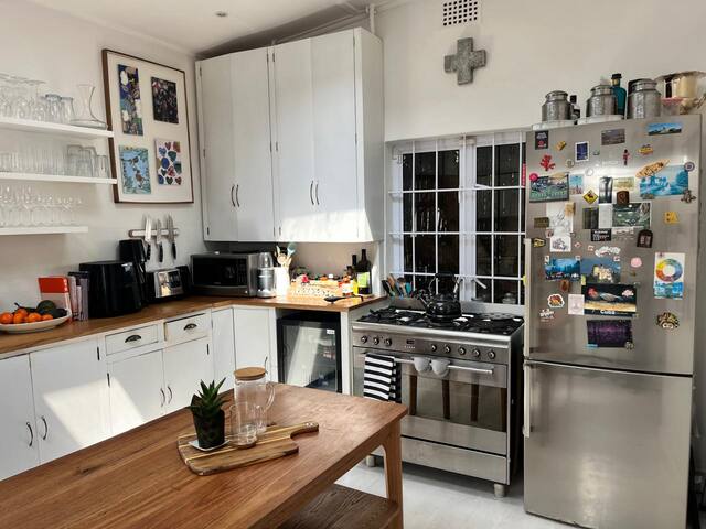 Stylish Convenient Cape Town Family Home gallery image 5