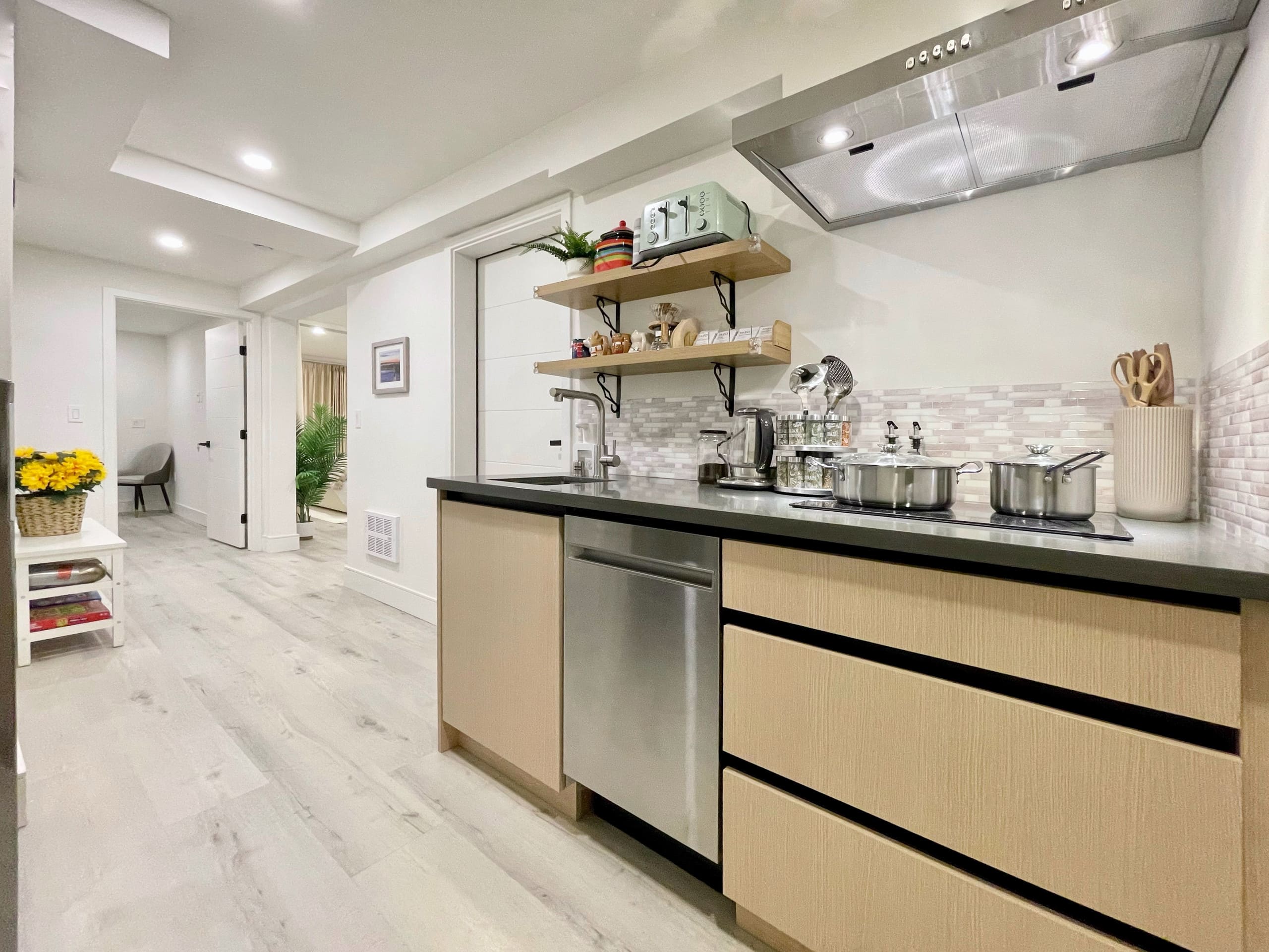 Home in San Francisco · ★4.91 · 2 bedrooms · 3 beds · 1 bath - Image 9