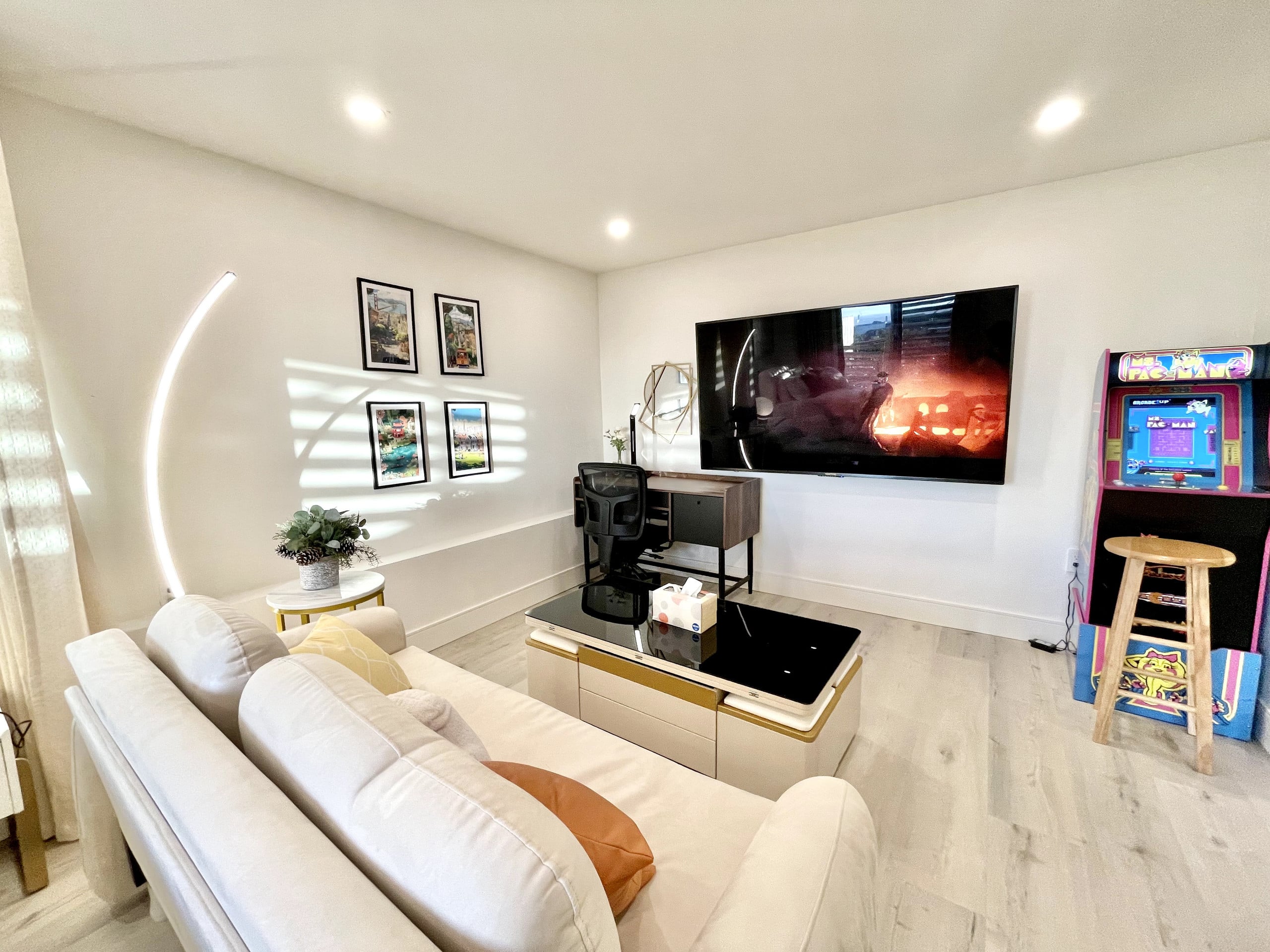 Home in San Francisco · ★4.91 · 2 bedrooms · 3 beds · 1 bath - Image 6
