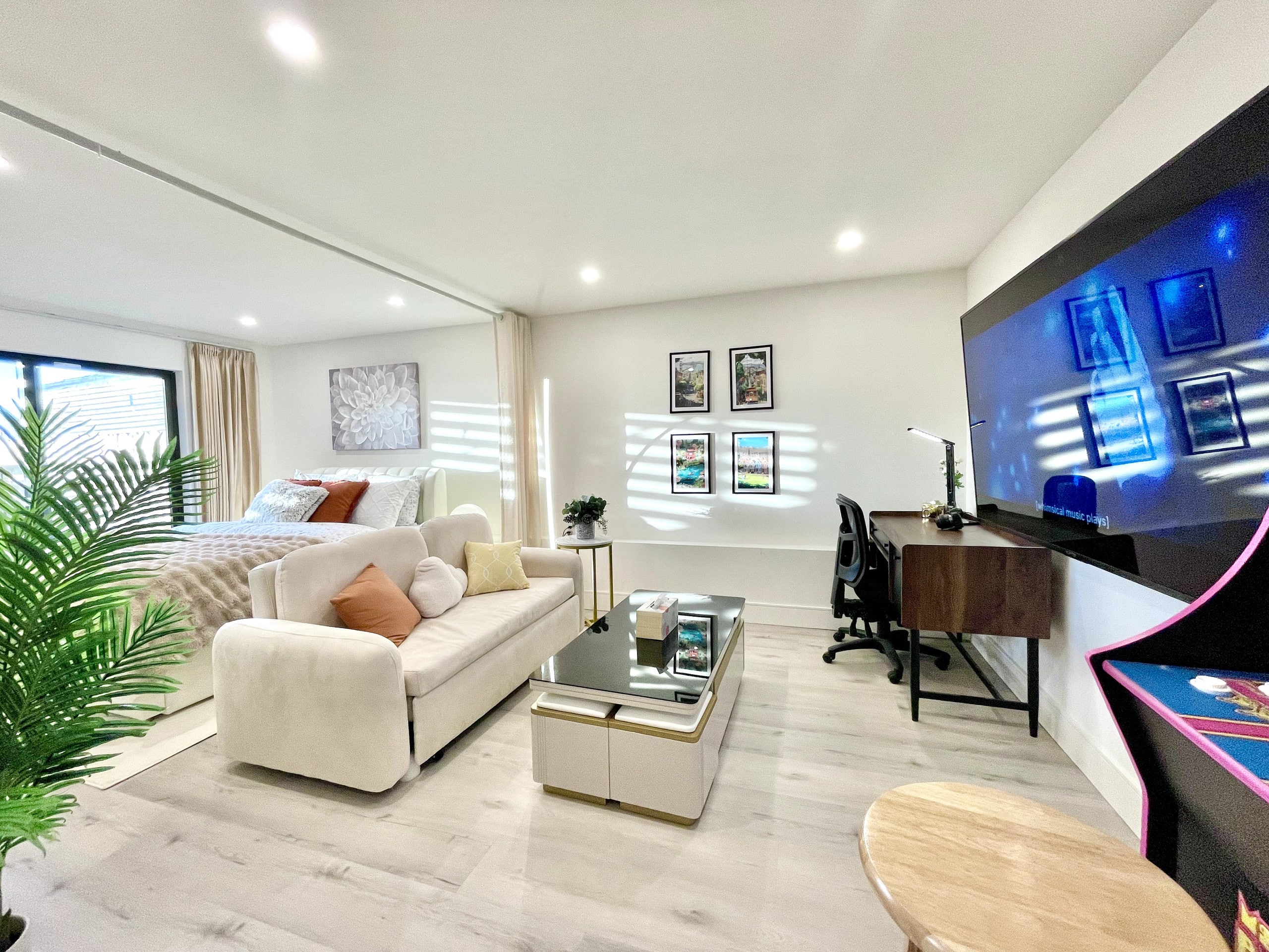 Home in San Francisco · ★4.91 · 2 bedrooms · 3 beds · 1 bath - Image 1