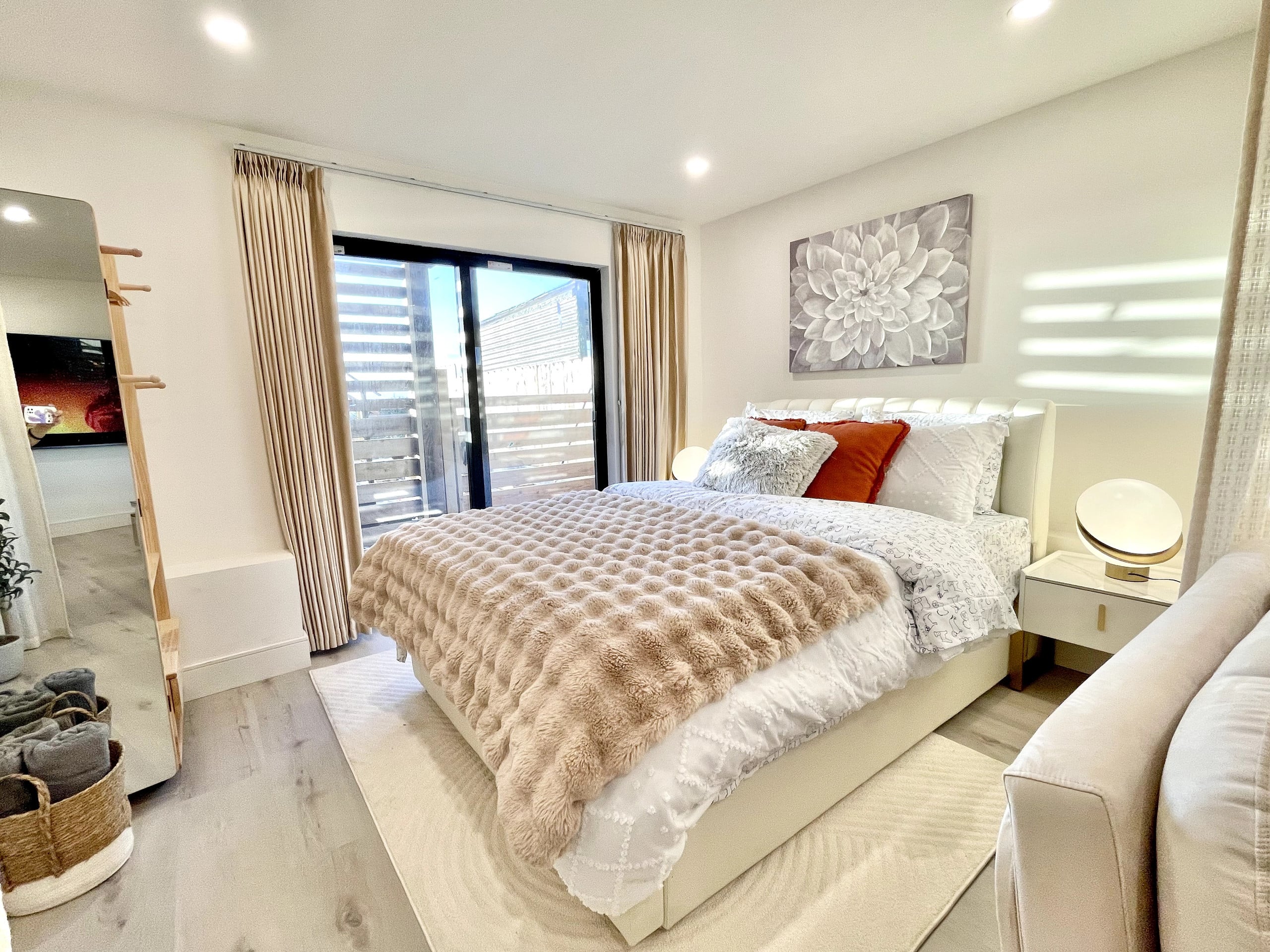 Home in San Francisco · ★4.91 · 2 bedrooms · 3 beds · 1 bath - Image 20
