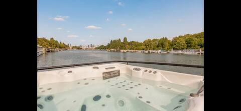 Magnifique péniche avec sauna, jaccuzi, 4 chambres