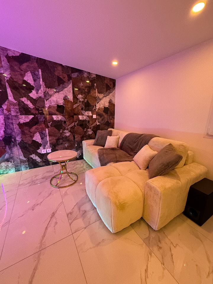 Luxury Apartement Jacuzzi - Sainte-Geneviève-des-Bois