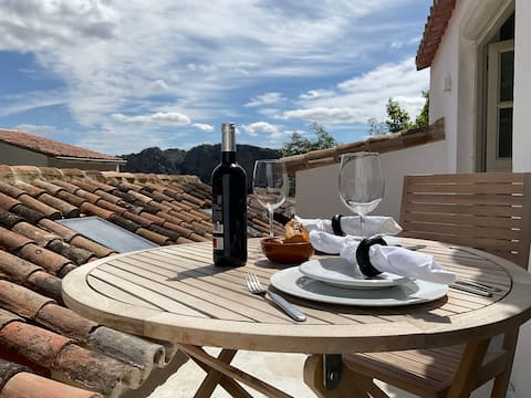 Casa No.45. The Rock House