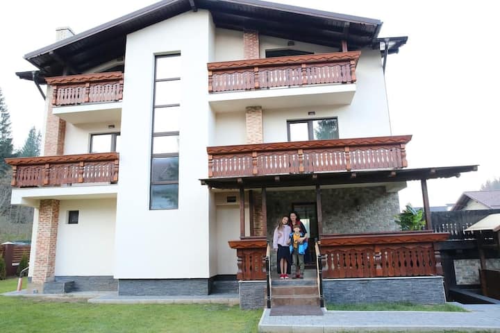 La Ancuța-n Bucovina - Gura Humorului