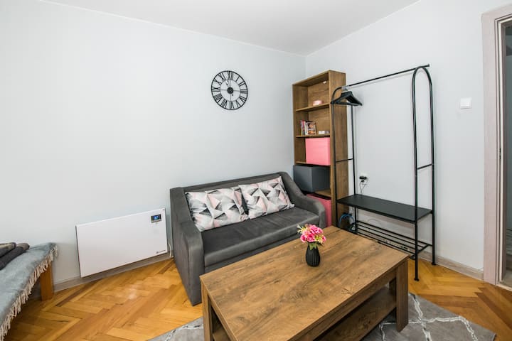 Cozy 2bdrm Near University & Free Street Parking - Veliko Tarnovo