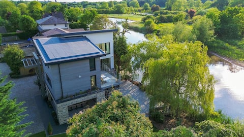 Luxury riverside home 4 bedrooms 5 bathrooms