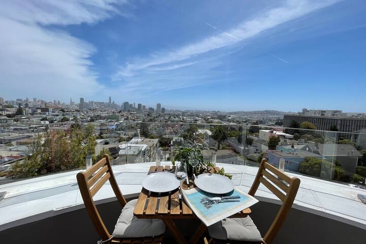 SF Victorian Penthouse – Amazing Views gallery image 4
