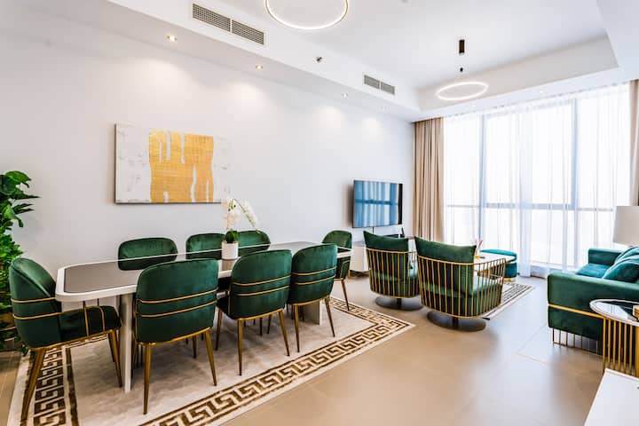 Lux High-floor | Seafront, Skyline View, Pool, Gym - Sharjah