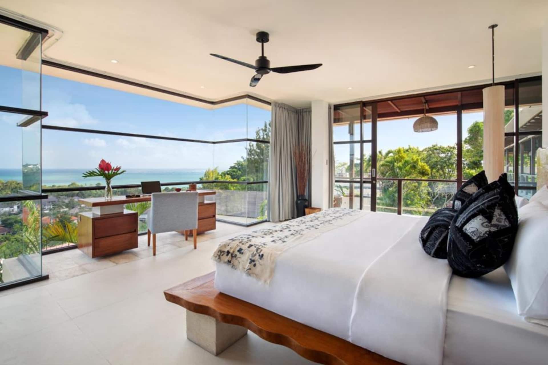 Panoramic Ocean Crown 10 Bedroom Private Villa in Jimbaran 2