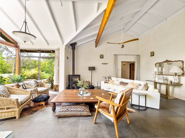 Shawlilly Stay | NEW Listing gallery image 2