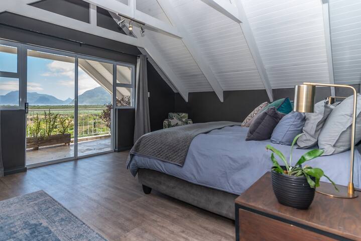 Stylish Family Home Perfect for Entertaining gallery image 5