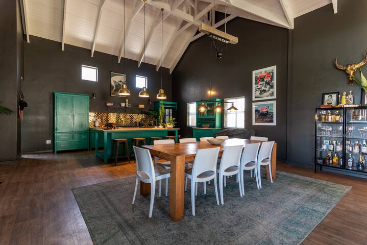 Stylish Family Home Perfect for Entertaining gallery image 4