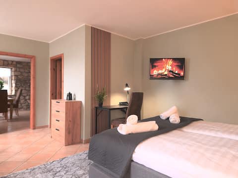 Good connection to frankfurt city, fair & airport