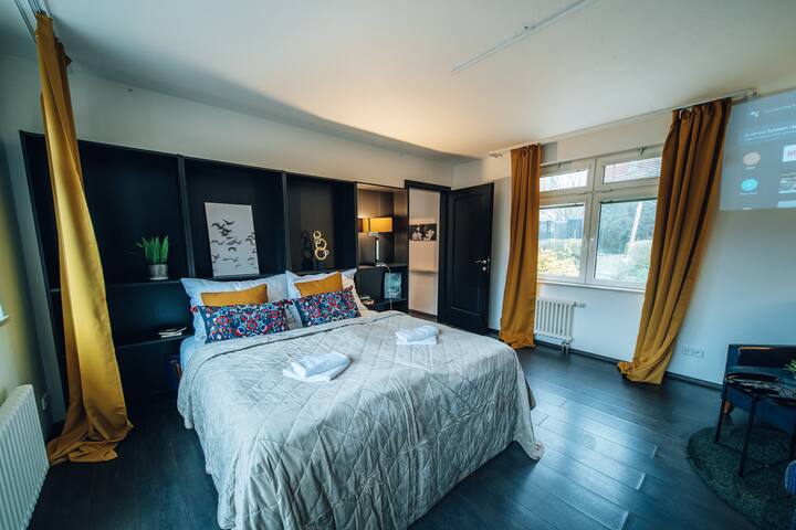 WagnerStays Lovely 3BD Rooftop jacuzzi&Sauna gallery image 2