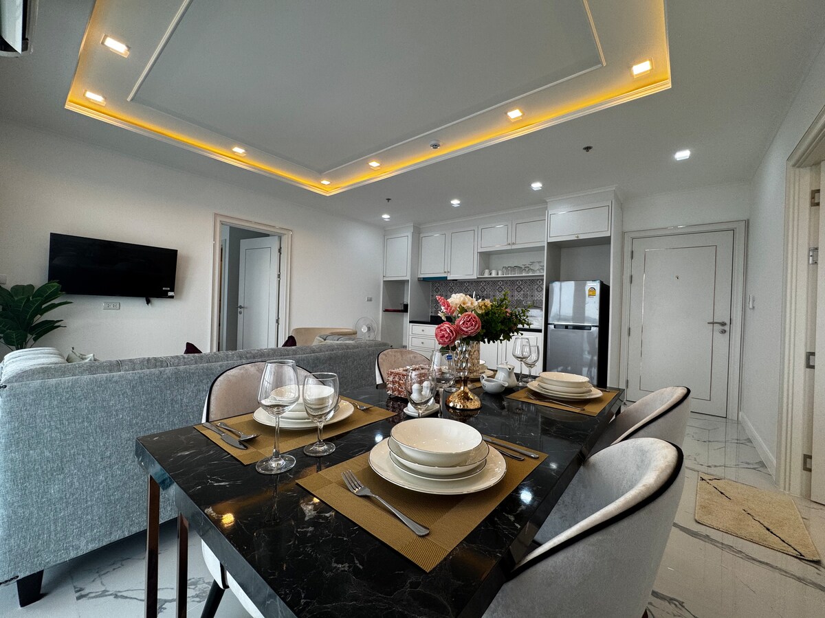 Curated visual reference: Gallery Detail: Empire State Building Offshore Apartment