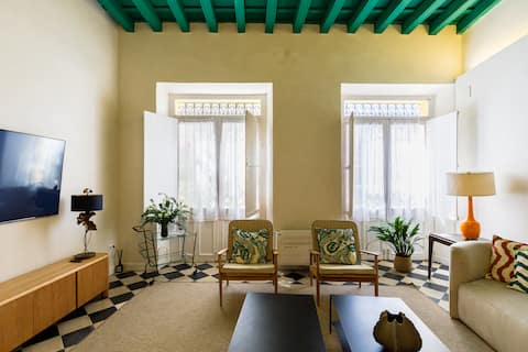 Popular Airbnb listing: Exquisite Andalusian manor house in El Puerto De Santa María