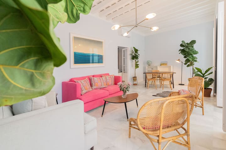 Dormitorio 5 en primera planta, suite con escritorio / Bedroom 5 on first floor, suite with desk