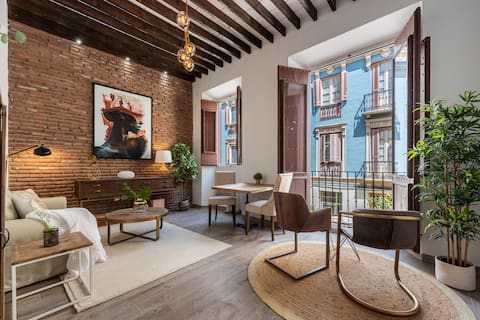 Popular Airbnb listing: Cozy Apt Best Location Center in Soho
