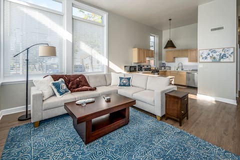 Successful Airbnb property: Walk to TQL Stadium | Free Parking | Patio | FL1 in West End