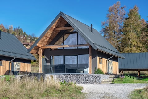 Scenic Mountain Oasis with terrace and View