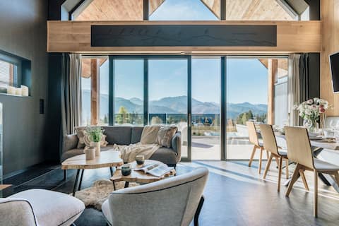 Elegant Villa with Mountain Views & Jacuzzi