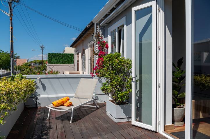 Designer Villa with Swimming pool – sleeps 4 gallery image 3