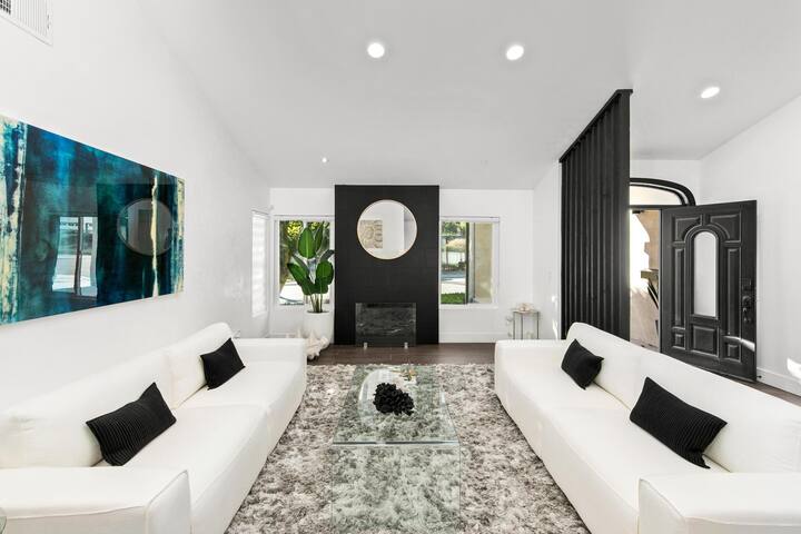 Del Mar Heights Delight gallery image 4