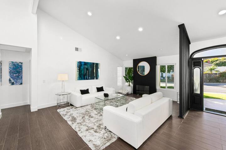 Del Mar Heights Delight gallery image 5