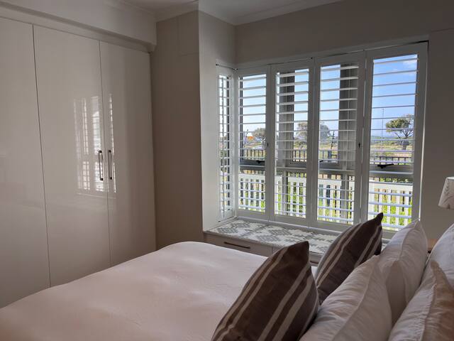 Seaside Retreat Under The Milkwoods gallery image 5