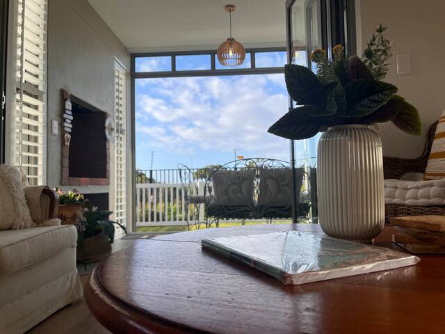 Seaside Retreat Under The Milkwoods gallery image 2