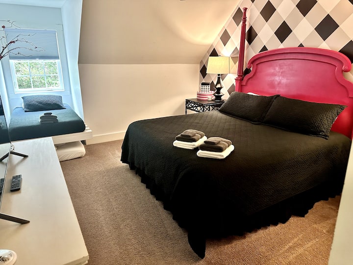 1 cama tamaño king, 1 cama doble