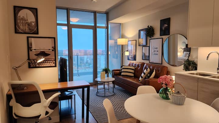 Stylish Urban Condo Near Dining & Attractions - Kitchener