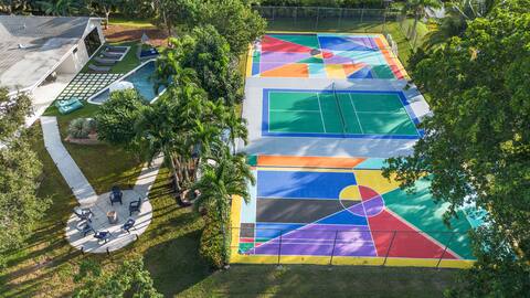 Luxury Villa Heated Pool +Pickleball/BKB/Soccer CT