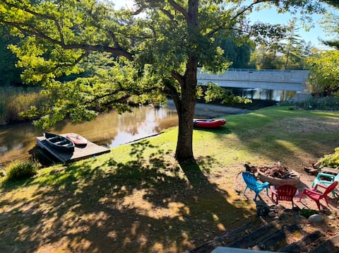 River Front Get-Away
7beds/4 bedrooms/3 bath