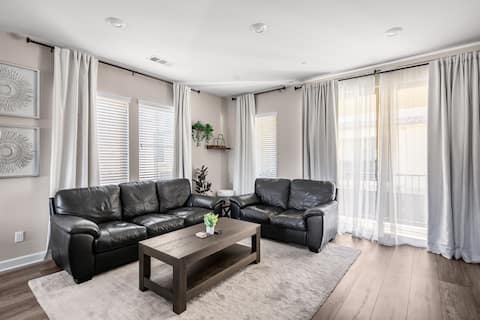 Successful Airbnb property: Spacious | Family-Friendly | Near Beaches in Rancho Penasquitos