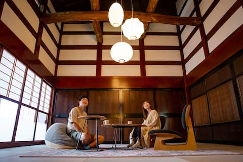 Stay in an old folk house ! A free bottle of sake