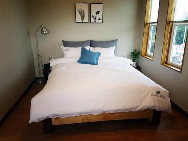 Kitanda cha ukubwa wa Q