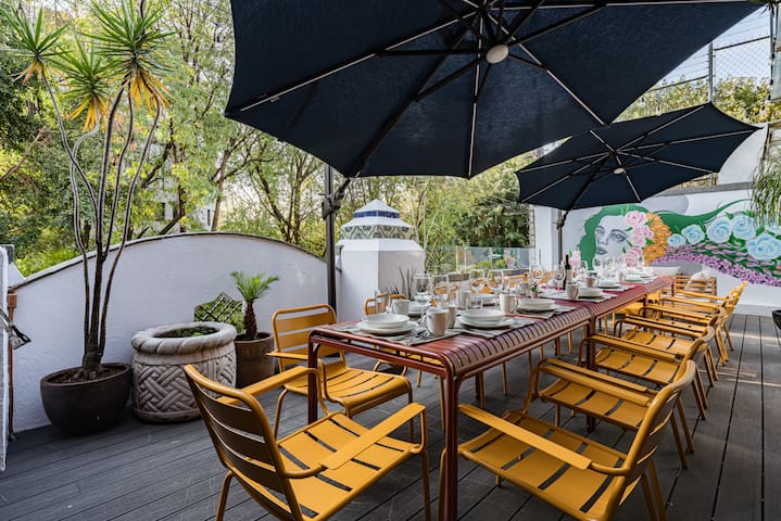 Iconic Condesa Retreat w/ Rooftop, Best for Groups
