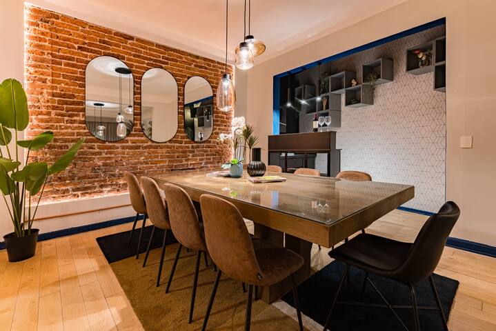 Iconic Condesa Retreat w/ Rooftop, Best for Groups gallery image 4