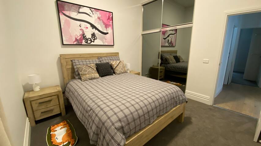 2 bed apartment for up to 6 gallery image 4