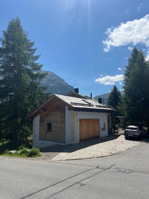 Cozy and close to St. Moritz